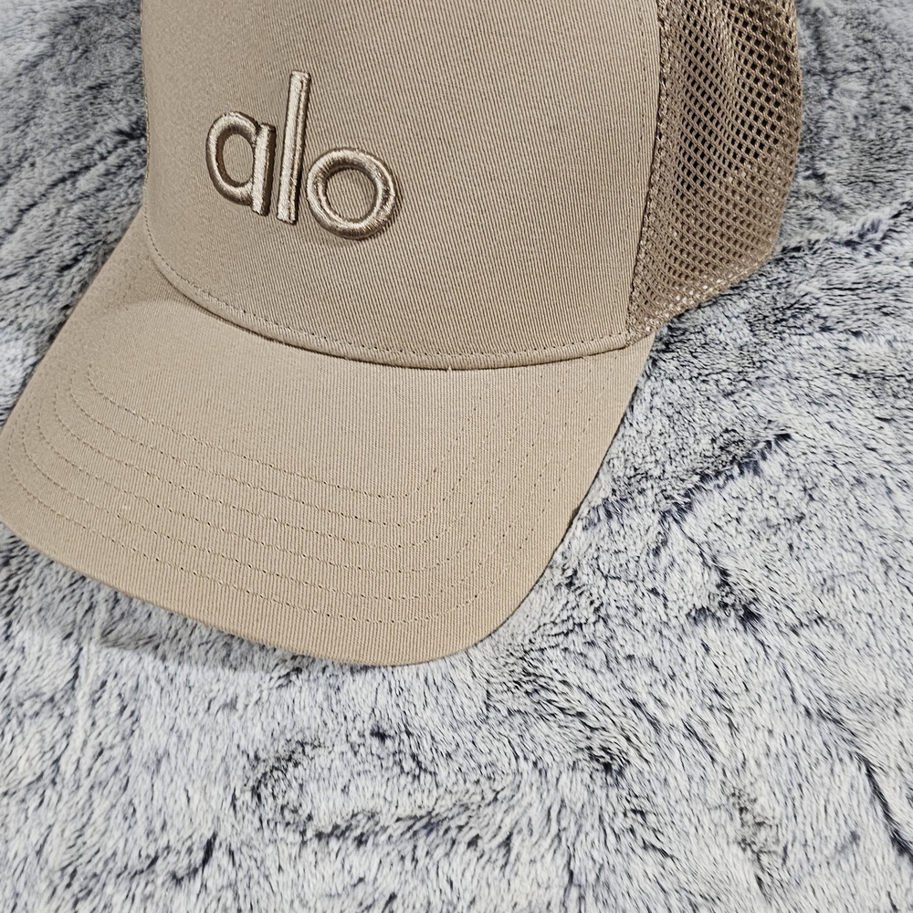 ALO Yoga Beige Tan Trucker Cap